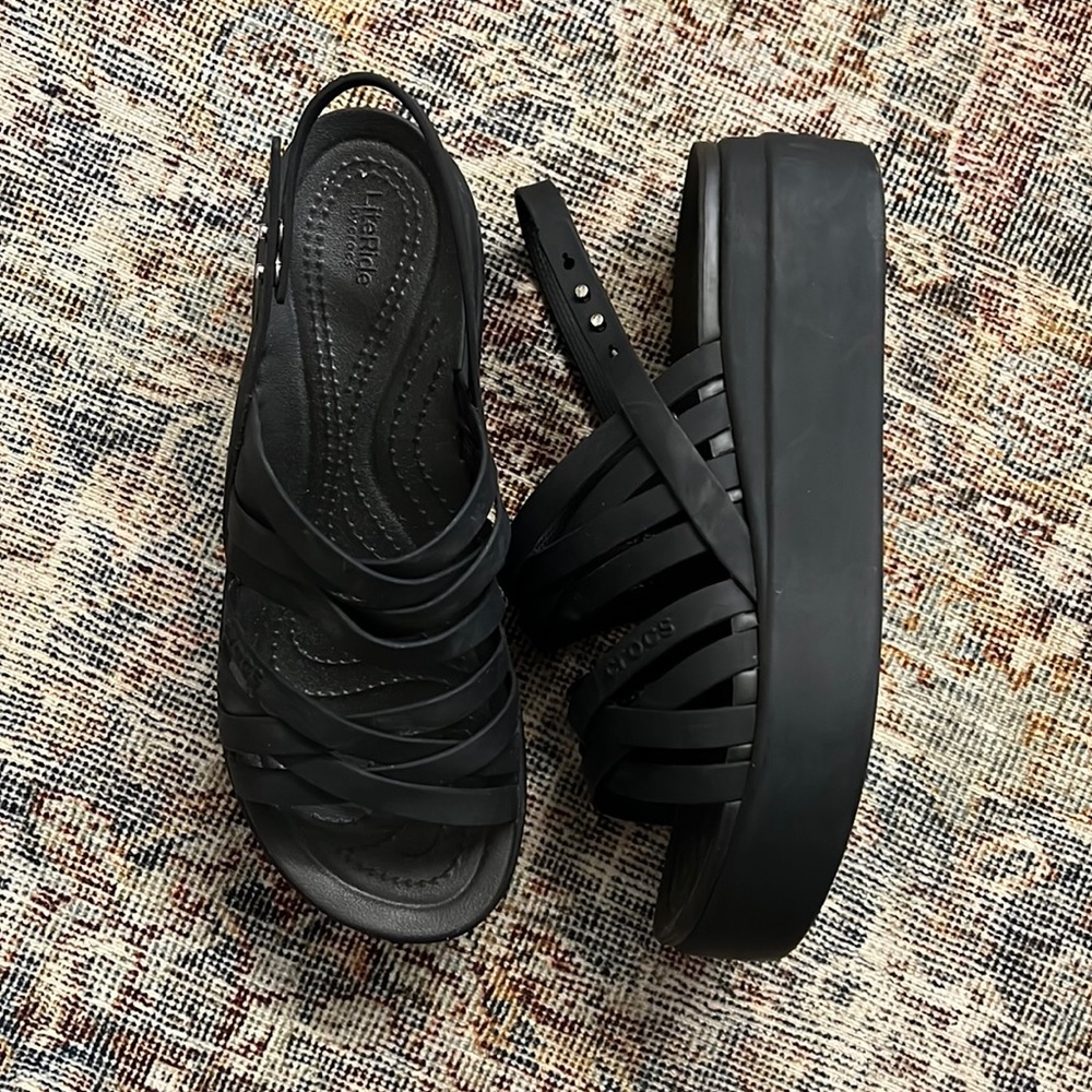 Crocs Brooklyn Strappy Low Wedge